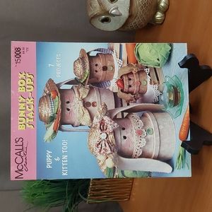 McCall's creates. Bunny box stack ups 7 projects. Perfect condition vintage 1998